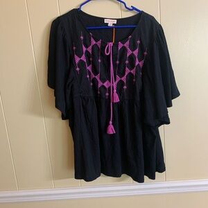 Knox Rose women’s Black Top with Bright pink Accents